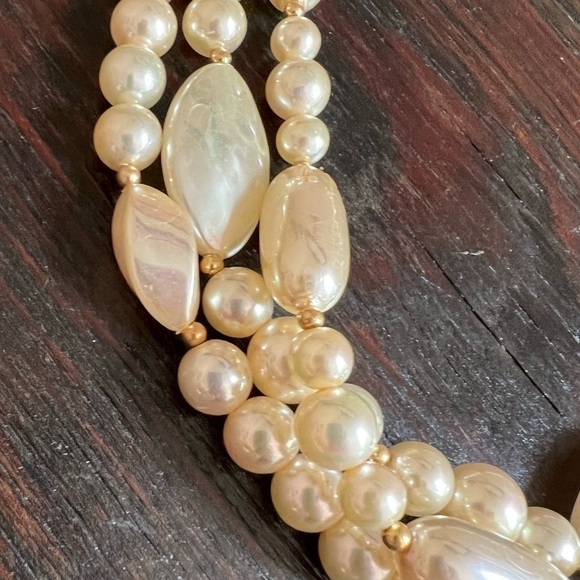 Multi Strand Faux Pearls Three Strand Elegant Statement - Picture 8 of 11
